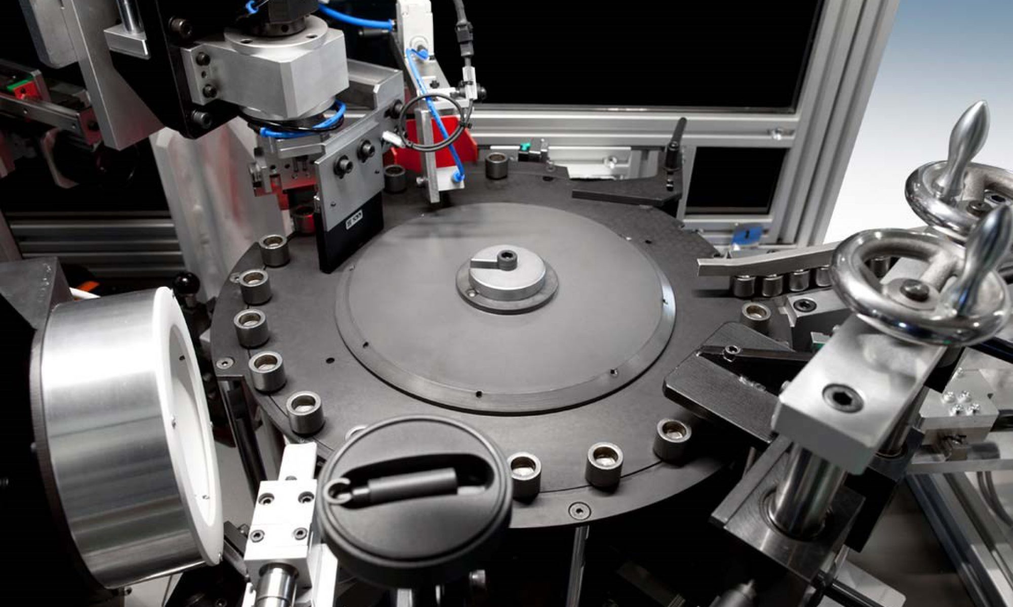 cropped 110 man tech 040